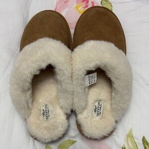 Women Greystone cozy collection slipper/clog.
